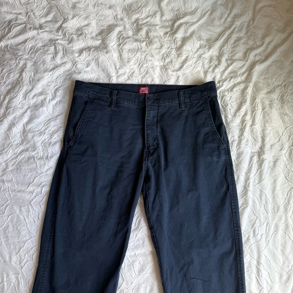 Levi's Navy Blue Chinos Standard Taper Cotton Pants - Picture 2 of 10